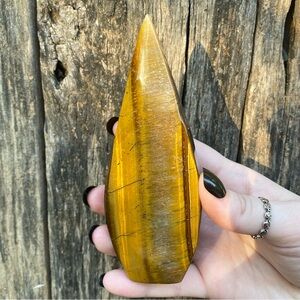 ☁️ tigers eye crystal teardrop freeform